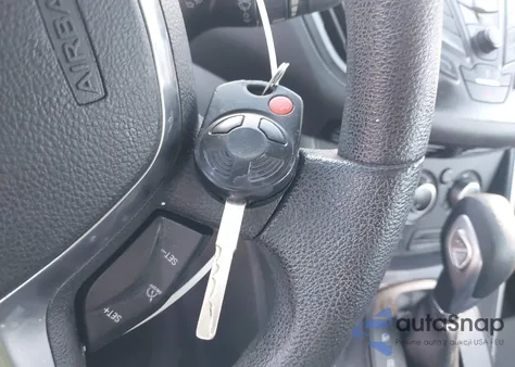 2014 Ford Escape S z USA, uszkodzony, nr VIN 1FMCU0F75EUE07670